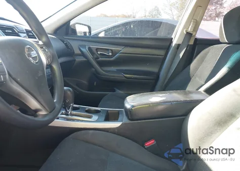 2015 Nissan Altima 2.5/2.5 S/2.5 Sl/2.5 Sv z USA, uszkodzony, nr VIN 1N4AL3AP6FN864822